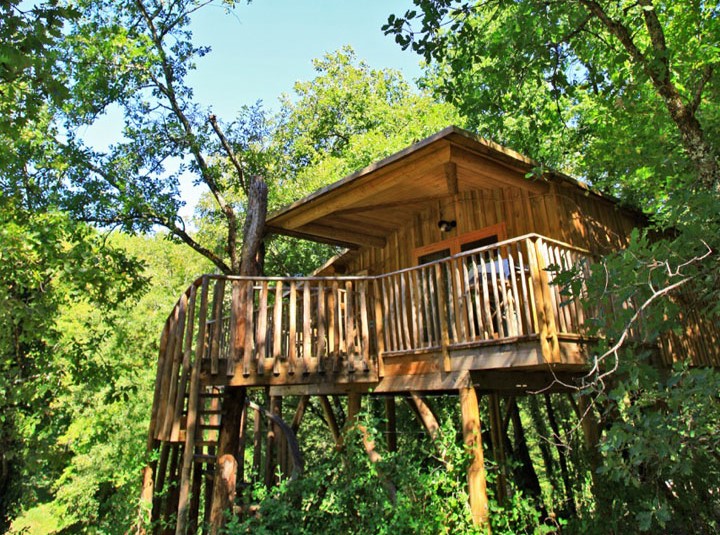 camping perigord vacances cabane perchee  en Dordogne dans les arbres perigord noir Lou Arbrilhon 6 1