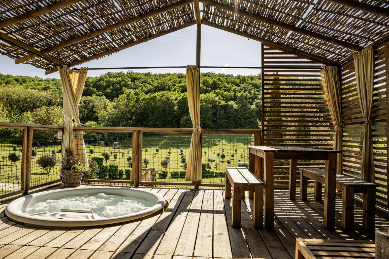 Nuit insolite en Dordogne : vivez une expérience mémorable au Périgord