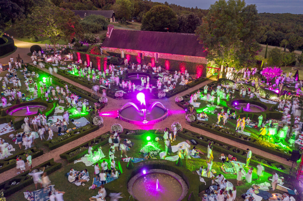 Vue aéerinne du pique blanc des jardins d'Eyrignac