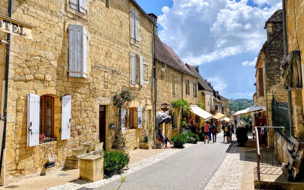 Rue des commerçant de Domme