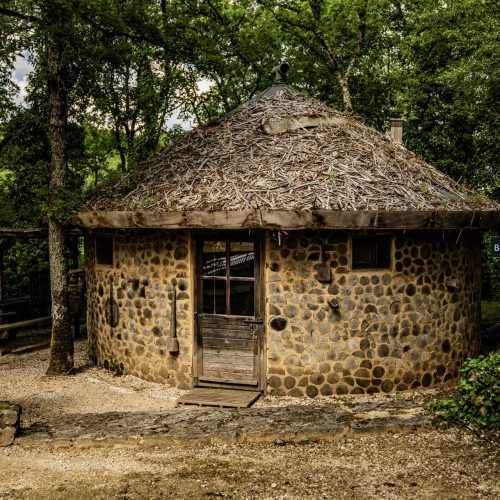 camping perigord vacances cabane ronde